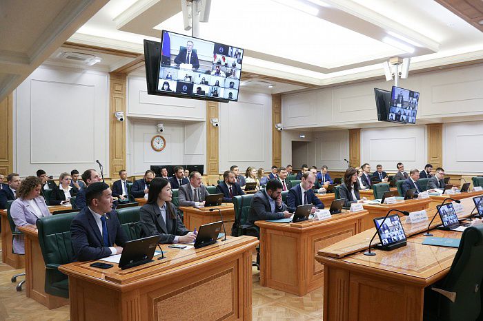Встреча молодых парламентариев в Совете Федерации «Время созидать. Молодежь как основа нового мира»